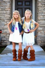 Get in on the fun with cute, funny, and creative best friend and couples halloween costumes! 40 Best Friend Halloween Costumes 2021 Diy Matching Costumes For Friends