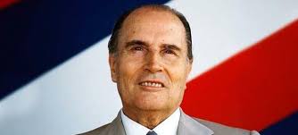 Revista Semanal #52 by LA HORA Ecuador