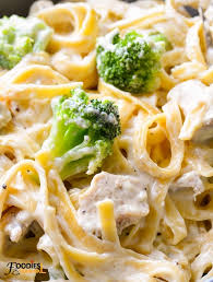 Instant Pot Chicken Fettuccine Alfredo With Broccoli Recipe In 2020 Chicken Fettuccine Chicken Fettuccine Alfredo Chicken Alfredo Fettuccine Recipe