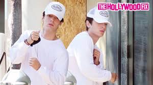 Deji spars in mexico ahead of vinnie hacker showdown. Bryce Hall Trains Hard For The Youtube Vs Tiktok Boxing Match Against Austin Mcbroom 3 16 21 Gentnews