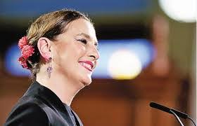 Beatriz Muller's Instagram, Twitter & Facebook