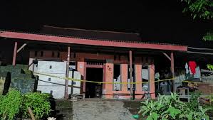 Nah, dari situlah mereka tahu bahwa sosok tersebut adalah bayi yang masi ada tali pusarnya. Petasan Rakitan Meledak Pemuda Di Jombang Tewas Ibu Luka Parah Bagian 1
