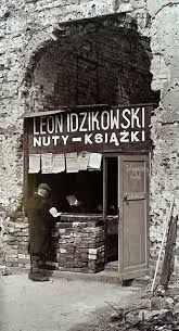 Historicaltimes Bookstore In Warsaw 1945 Warsaw Bookstore History Of Time