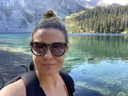 Amanda Langille's Instagram, Twitter & Facebook