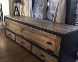 Meuble Tv Acier Et Chene Massif Etsy In 2020 Wood Staining Wood Steel Furniture