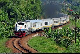 Baru pada tahun 2019 kereta ini beropersi dengan kelas stasiun yang disinggahi oleh jayabaya adalah stasiun pasar senen, cirebon, semarang poncol, pasar turi, surabaya gubeng, kota baru malang. Executive Train From Bandung To Surabaya Curves At Garut West Java Train West Java Old Steam Train