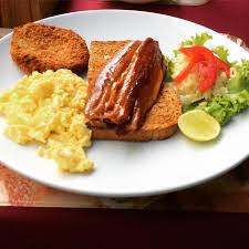 Microwave, yes micowave, for 2.5 minutes. Smoked Kippers And Scrambled Eggs Picture Of Continental Bakery Pattaya Tripadvisor