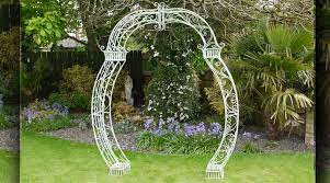 grande arche en fer forge de couleur verte garden arch large gazebo garden arches
