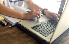 Décidément, la possibilité pour l'employeur de solliciter un allongement de la durée du temps de travail de ses employés ne cesse d'avancer et reculer. Travailler Huit Heures Par Semaine Ca Vous Dirait Le Devoir