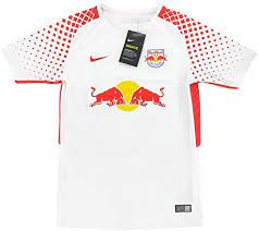 Künftig wird sich ein feldspieler von torwart und den neun kollegen unterscheiden. Nike Kinder Red Bull Salzburg Trikot Heim Stadium 2017 2018 Heimtrikot Weiss Xl 158 170 Cm Amazon De Sport Freizeit