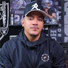 Marcus Farris's Instagram, Twitter & Facebook