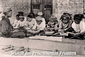 Agama islam, adalah agama yang suci, yang bersumber langsung dari sang pencipta allah swt. Sejarah Dan Perkembangan Pondok Pesantren Di Indonesia Literasi Publik