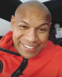 Alexander ( Gente de Zona 🇨🇺 ) Desde Temprano escuchando los temas de  #OtraCosa #Latinos