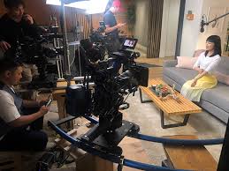 Vidio adalah layanan video streaming dengan berbagai konten tv streaming, film, sinetron, original series dan olahraga seperti liga 1, champions serta eropa The Cameras Behind Popular Netflix Originals Films And Series