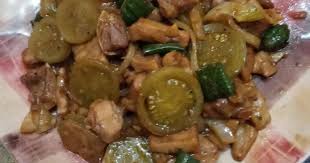 Panaskan minyak, tumis bawang merah, bawang putih sampai layu. 215 Resep Daging Oseng Tomat Hijau Enak Dan Sederhana Ala Rumahan Cookpad