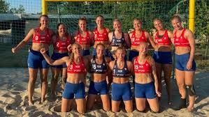 Die eigenfehlerquote war insgesamt zu hoch.. wir werden mit etwas abstand. Zentimeter Um Zentimeter Sexismus Warum Sport Bikinis Knapp Sein Mussen Gesellschaft Br Kulturbuhne Br De