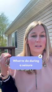 What to do if your pet has a seizure! #veterinarian #vetmed #dogs  #dogsoftiktokviral #dogsofttiktok #epilepsy #seizure #pettips #CapCut  #Totinos425 #onlyinmycalvins #fyp #foryoupage #fypage
