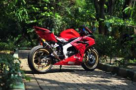 Modifikasi honda cbr250rr dengan kaki2 moge speks modif : 4 Konsep Modifikasi Cbr 150 Bisa Jadi Refrensi Moladin