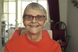 Dementia diagnosis: When 'the hugs and kisses stopped' I realised something  was wrong with mum