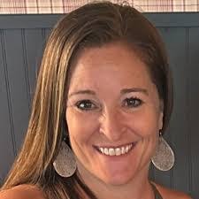 Claire Peloquin's Instagram, Twitter & Facebook