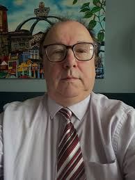 Well the green away top was not very lucky for last weekends match so  thought I would go with my Fulham tie this morning for the Bournemouth vs  Fulham match tonight 🤞Must