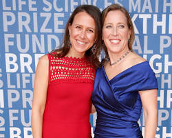 Image of Susan Wojcicki with her parents and sisters