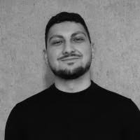 100+ perfiles de «Leon»