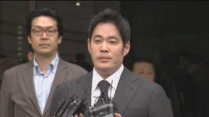 아렌은 쌍둥이 동생 토아와 함께 그곳을 탈출하려는 계획을 세우지만 토아는 스스로 목숨을 끊어버리고 만다. ì‹ ì„¸ê³„ ì •ìš©ì§„ ë¶€íšŒìž¥ ìŒë'¥ì´ ì•„ë¹  ë¼ ì—°í•©ë‰´ìŠ¤