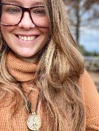 Kara Sapp's Instagram, Twitter & Facebook