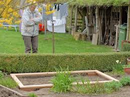Hochbeet Rahmen Kann Als Richt Hilfe Verwendet Werden Hochbeet Hochbeet Holz Hochbeet Bauen