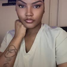 Does Wells Fargo offer early direct deposit for monthly benefits?