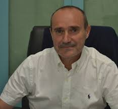 Apt. Double casquette pour Marc Arnaud, directeur d'école et pompier  volontaire