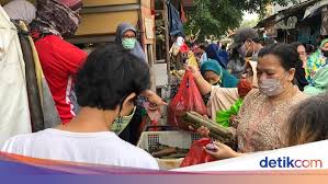 27, jatimulya, tambun selatan bekasi, jawa barat, indonesia 17157. Begini Sesaknya Pengunjung Di Pasar Rawalumbu Bekasi