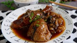 The gravy can be refrigerated and used for the preparation of lor mee (braised noodles), kuih chap (flat rice noodles), braised duck yam rice or even used it to cook with mei cai. Super Easy Braised Duck W Preserved Vegetables Mei Cai æ¢…èœé¸­using Leftover Chicken Or Meat Youtube