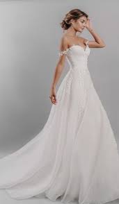Pin By Isafechine On One Day Wedding Dress Brands Wedding Dresses Lace Dream Wedding Dresses