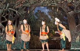 Karena suatu kesalahpahaman, mereka malah berkelahi. Jenis Wayang Wong Orang Yang Masih Eksis Di Pulau Jawa