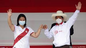 Pedro castillo asistió al colegio médico del perú, en miraflores, para firmar juramento por la el debate presidencial entre los candidatos de perú libre, pedro castillo, y de fuerza popular, keiko. Peru Wahlt Ganz Links Oder Ganz Rechts Welt Dw 04 06 2021