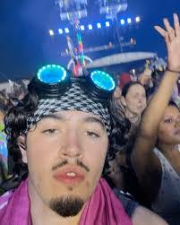 Erik Sarabia's Instagram, Twitter & Facebook