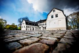 For å sende en henvendelse direkte til museet velger du «send en henvendelse». Sondre Sandoy