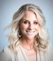 Tina Howle's Instagram, Twitter & Facebook