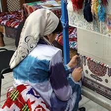 With round the clock artisans weaving, the rugs factory has attained a strong reputation of supplying orders on time. Silk Rug Factory Home Facebook