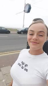 Jade Mclean's Instagram, Twitter & Facebook