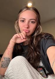 Heather Proffitt's Instagram, Twitter & Facebook