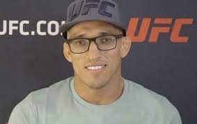 See the reactions to charles oliveira defeating michael chandler for the ufc lightweight championship at ufc 262 for the first time since 2016, the ufc lightweight championship isn't around the waist of someone named conor mcgregor or khabib nurmagomedov. Ufc 256 S Charles Oliveira Tony Ferguson Not The Boogeyman
