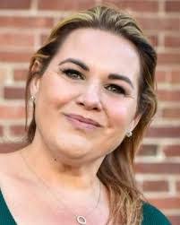 Kelly Prior's Instagram, Twitter & Facebook