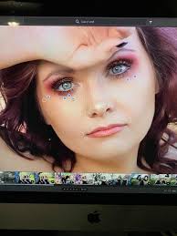 How to create a road in Disney Dreamlight Valley using rugs?