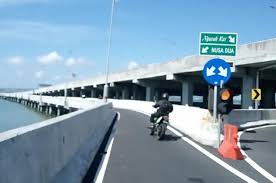 Panjangnya mencapai ratusan kilometer, lo! Bangga Ternyata Indonesia Punya Salah Satu Jalan Tol Atas Air Terpanjang Di Dunia Gridoto Com