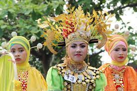 Secara umum permasalahan dalam bidang kebudayaan yang dihadapi bangsa indonesia adalah, tentang bagaimana cara masyarakat indonesia itu sendiri . Cara Melestarikan Budaya Indonesia Halaman All Kompas Com