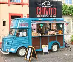 3 Coole Ideen Die Ihr Hochzeitsessen Zu Einem Erlebnis Feuerwerk Machen Werden Hochzeit Catering Catering Lkw Design