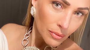 Virginia Theis archivos